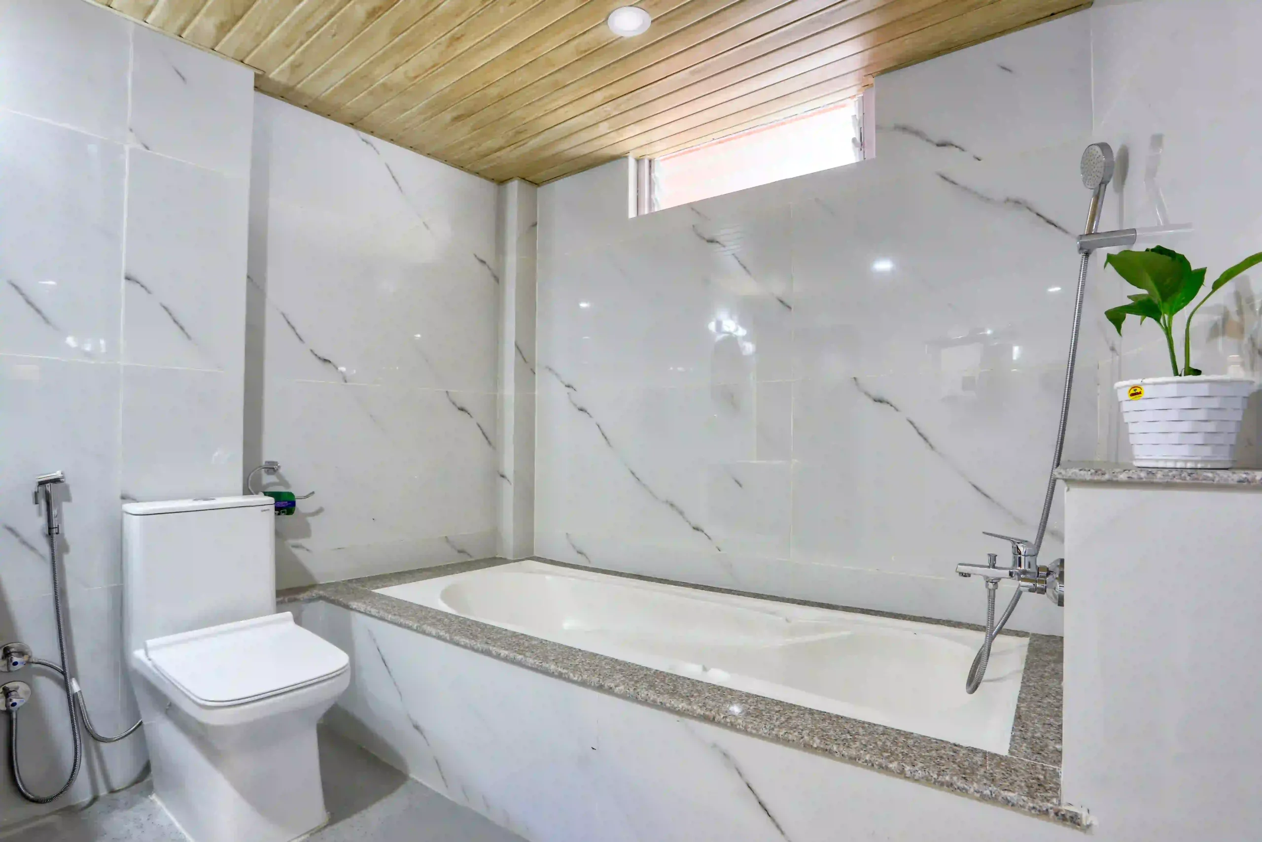 Luxurious Suite - Image 3