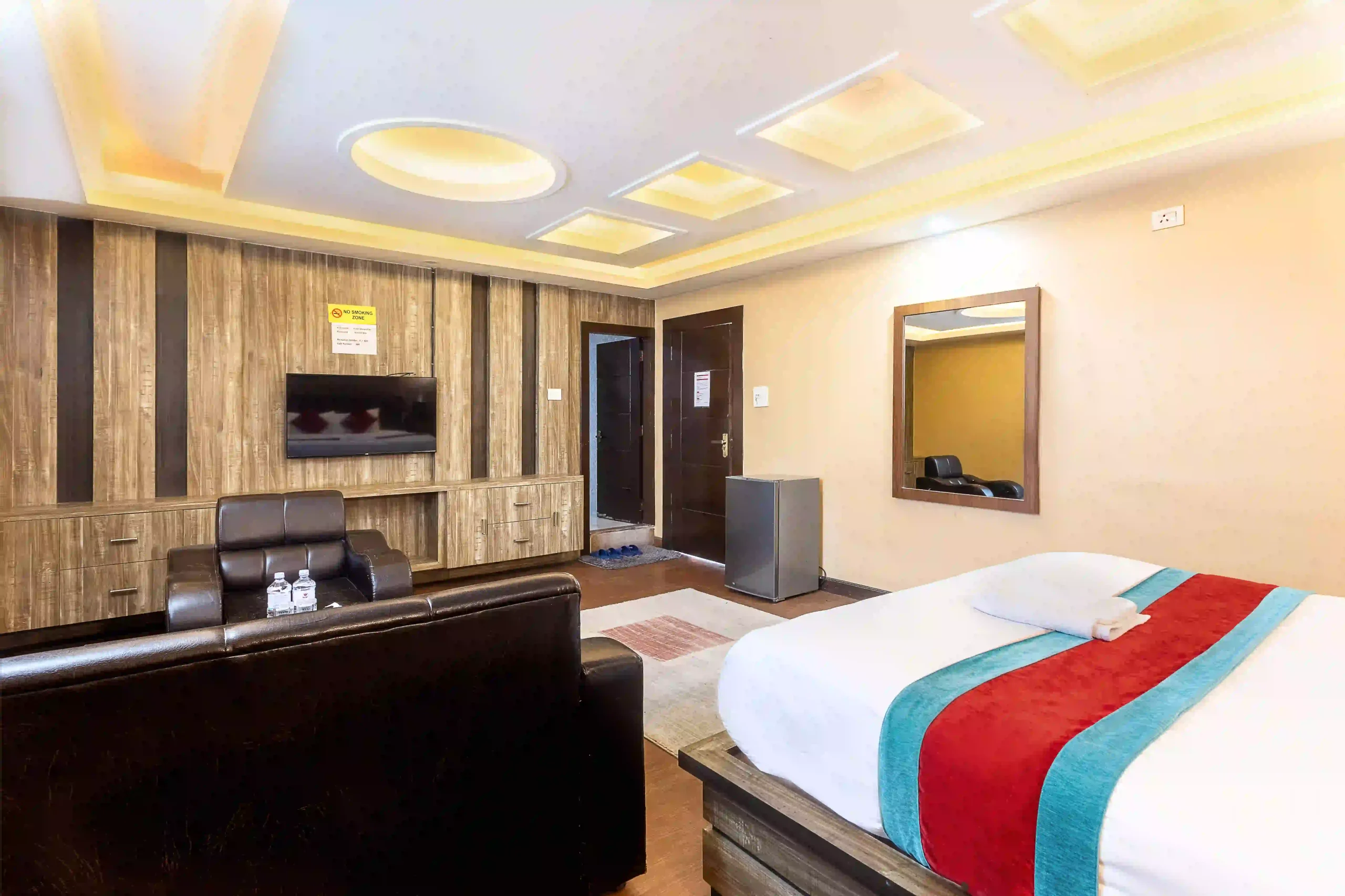 Luxurious Suite - Image 10