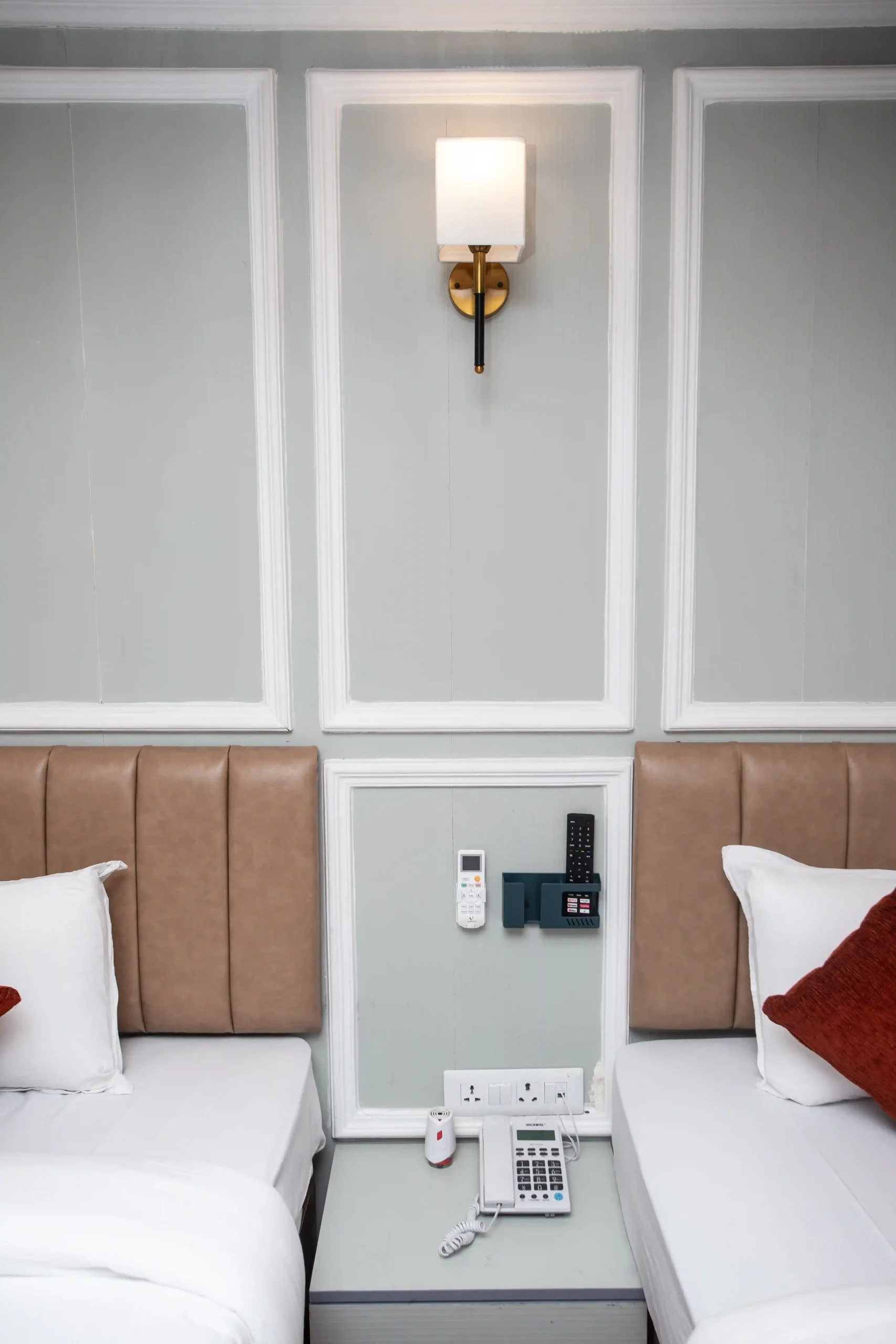 Family Room - Image 9