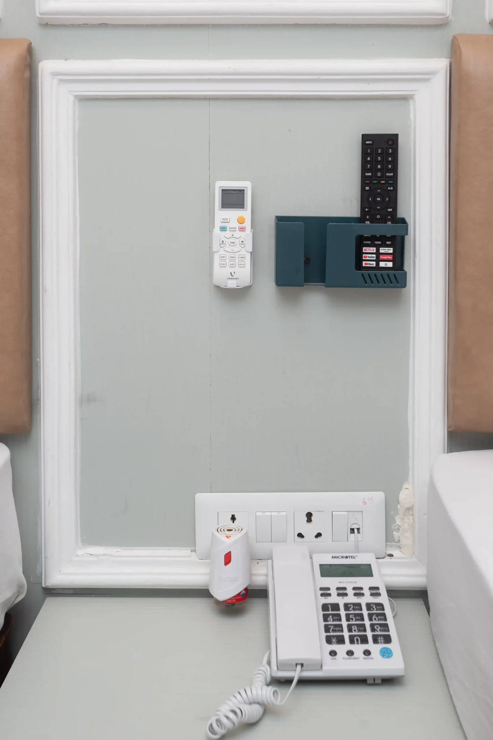 Family Room - Image 8