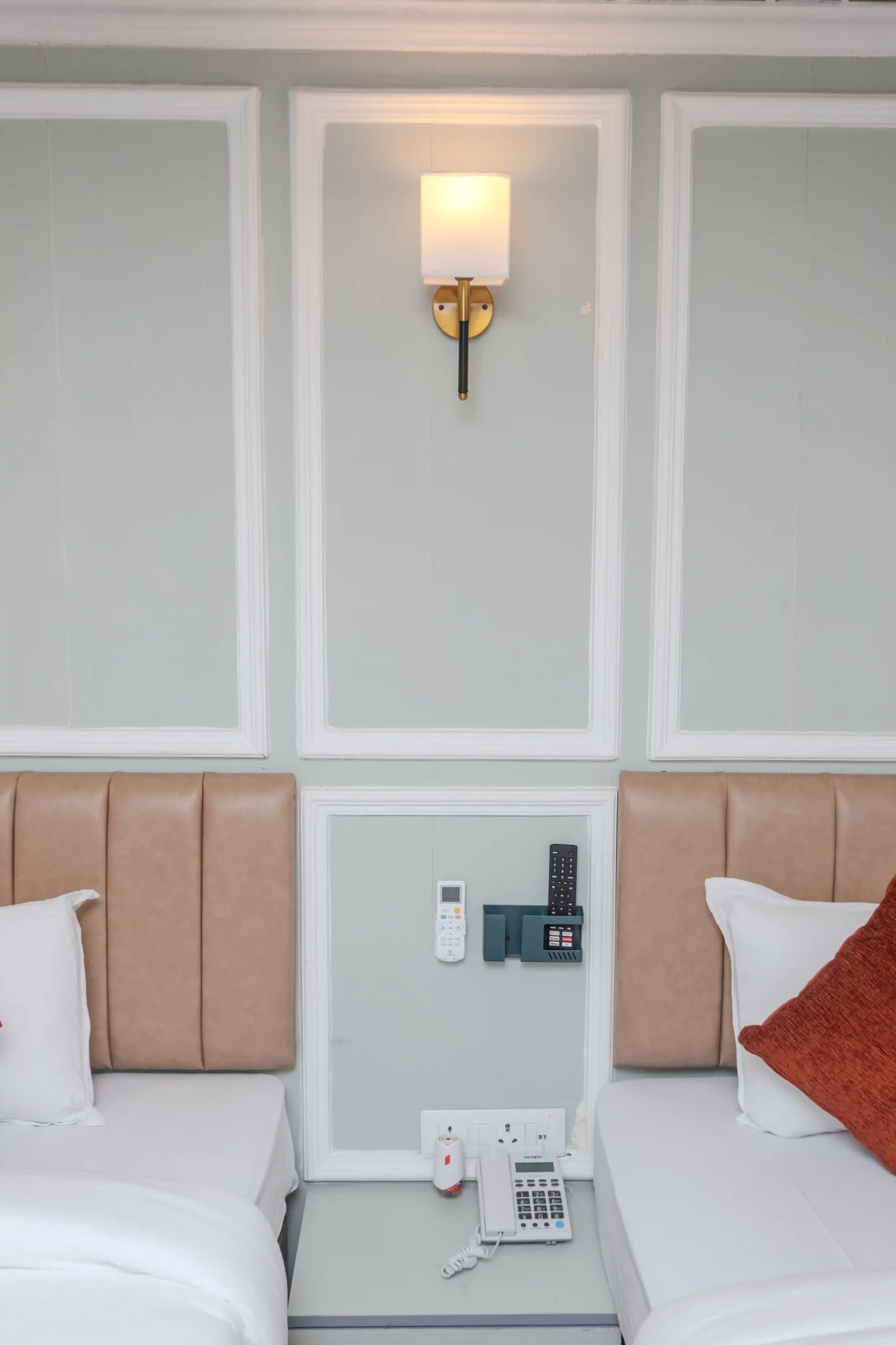 Family Room - Image 7